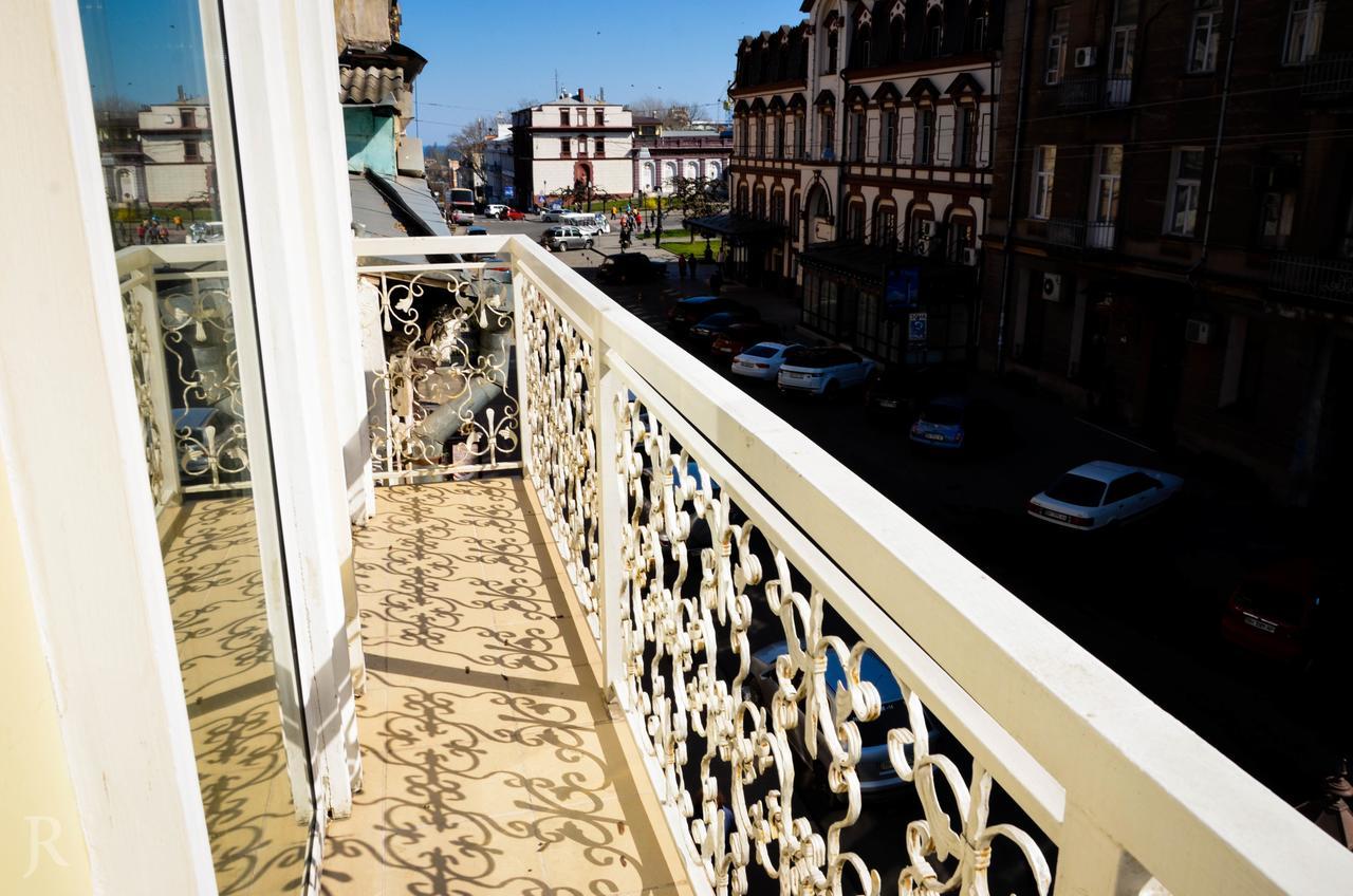 Hotel Maman Odessa Exteriör bild